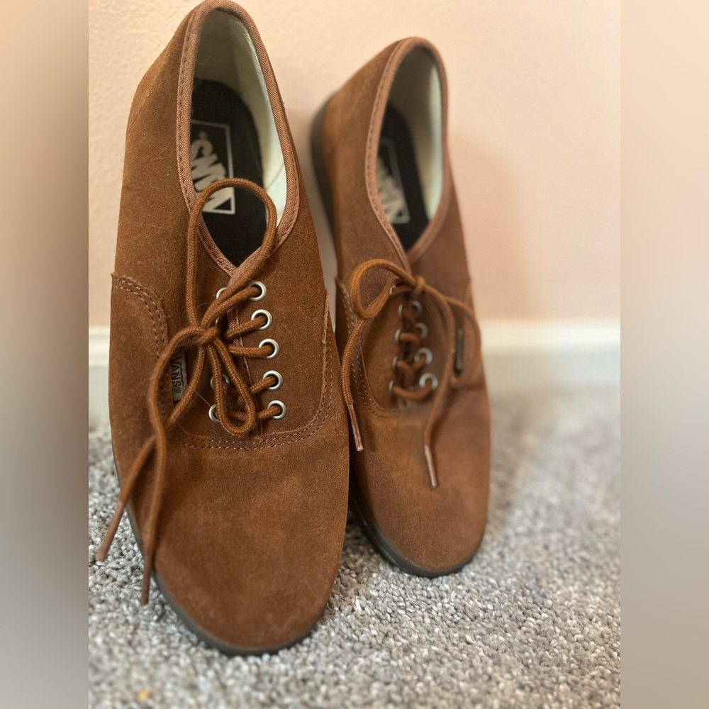 Vans Authentic Lo Pro Suede Shoe in Brown | Unisex | Women’s 8.5, Men’s 7